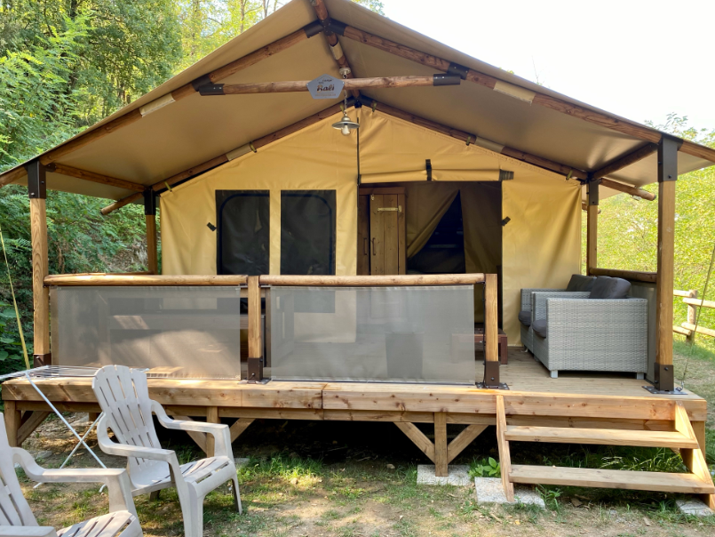 Tente Safari Bali 35m² – Confort – 2ch – Terrasse – sans sanitaire